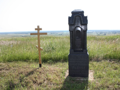 Памятник помещику Голову в с. Русское Маскино.